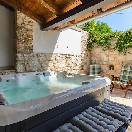 Casa Nini I - Jacuzzi * بوريتش