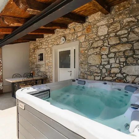 Casa Nini I - Jacuzzi بيت للعطل